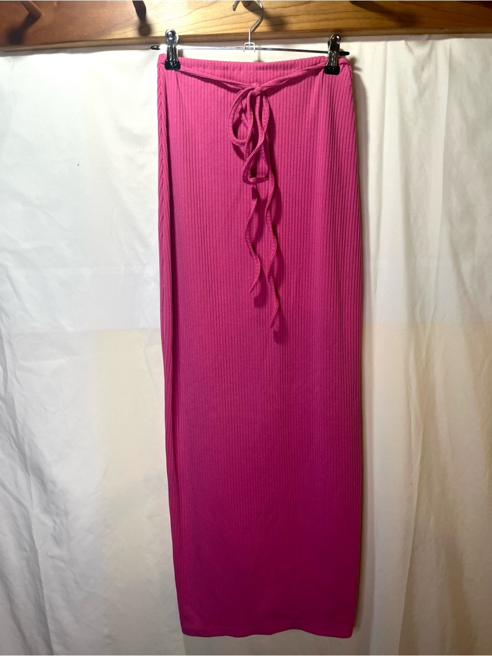 Storets Women's Jade Ribbed Drawstring Maxi Skirt - Fuchsia Pink